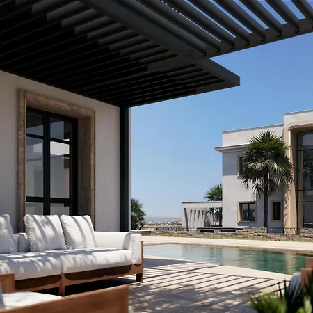 Lantana & Hotel